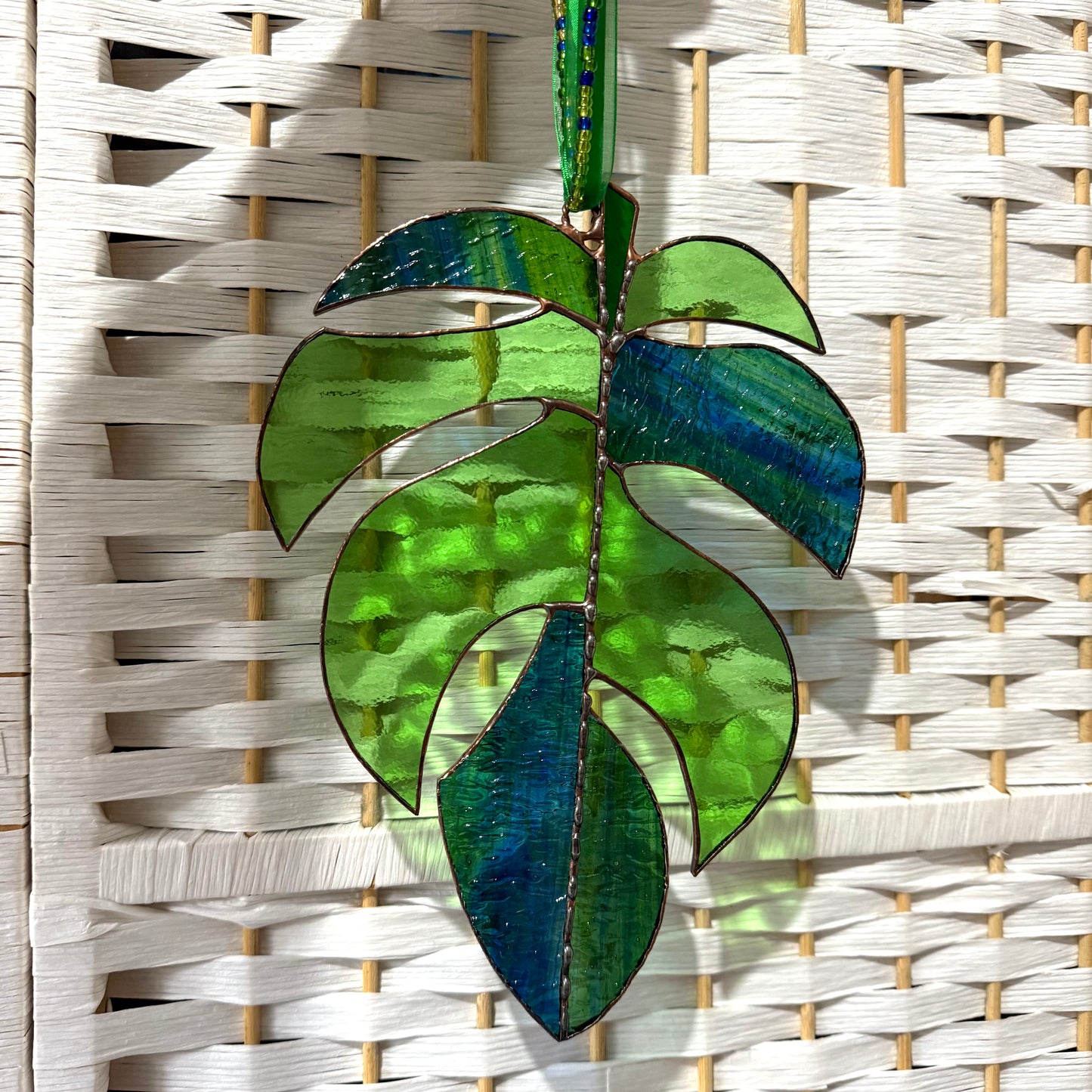 Handcrafted Stainedglass Leafy green suncatcher - Leaf Window Ornament & Home Decor