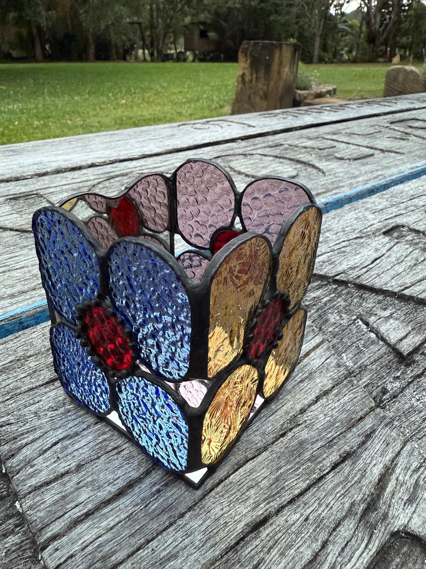 SALE: Stainedglass Flower lampshade