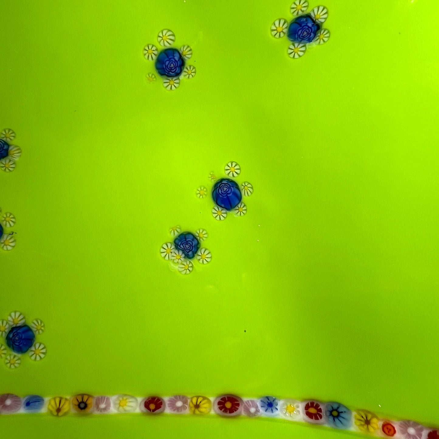 Millefiori small square dish - Green with Bee feature