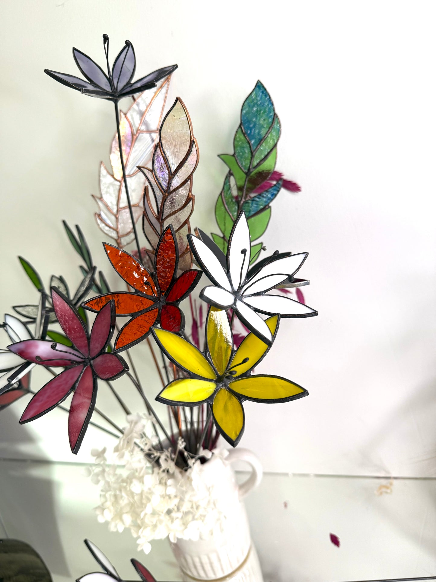 Stainedglass Feathers on stem