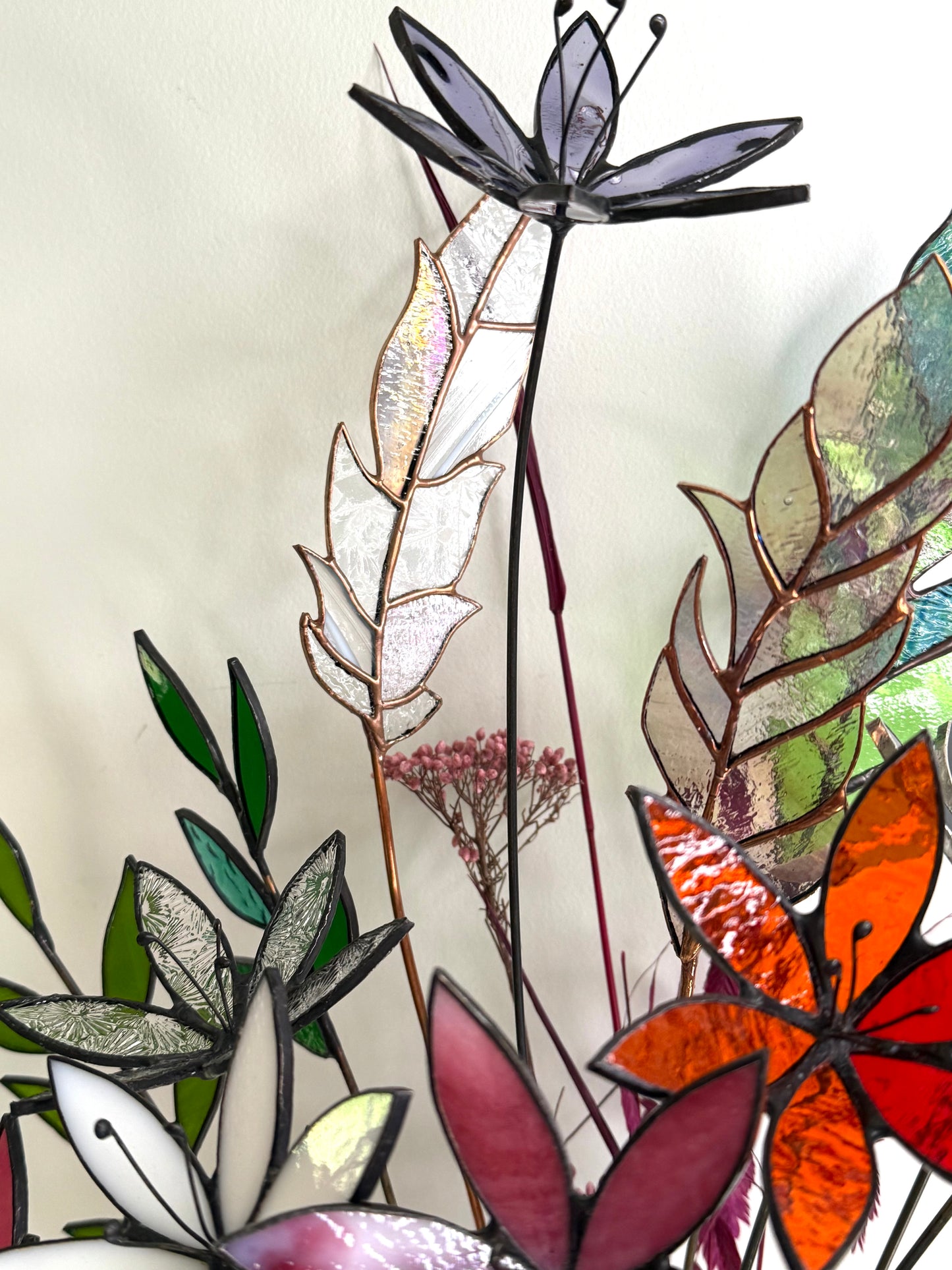 Stainedglass Feathers on stem