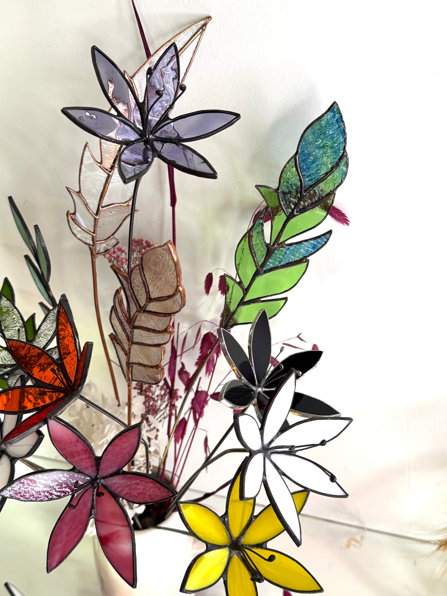 Stainedglass Feathers on stem