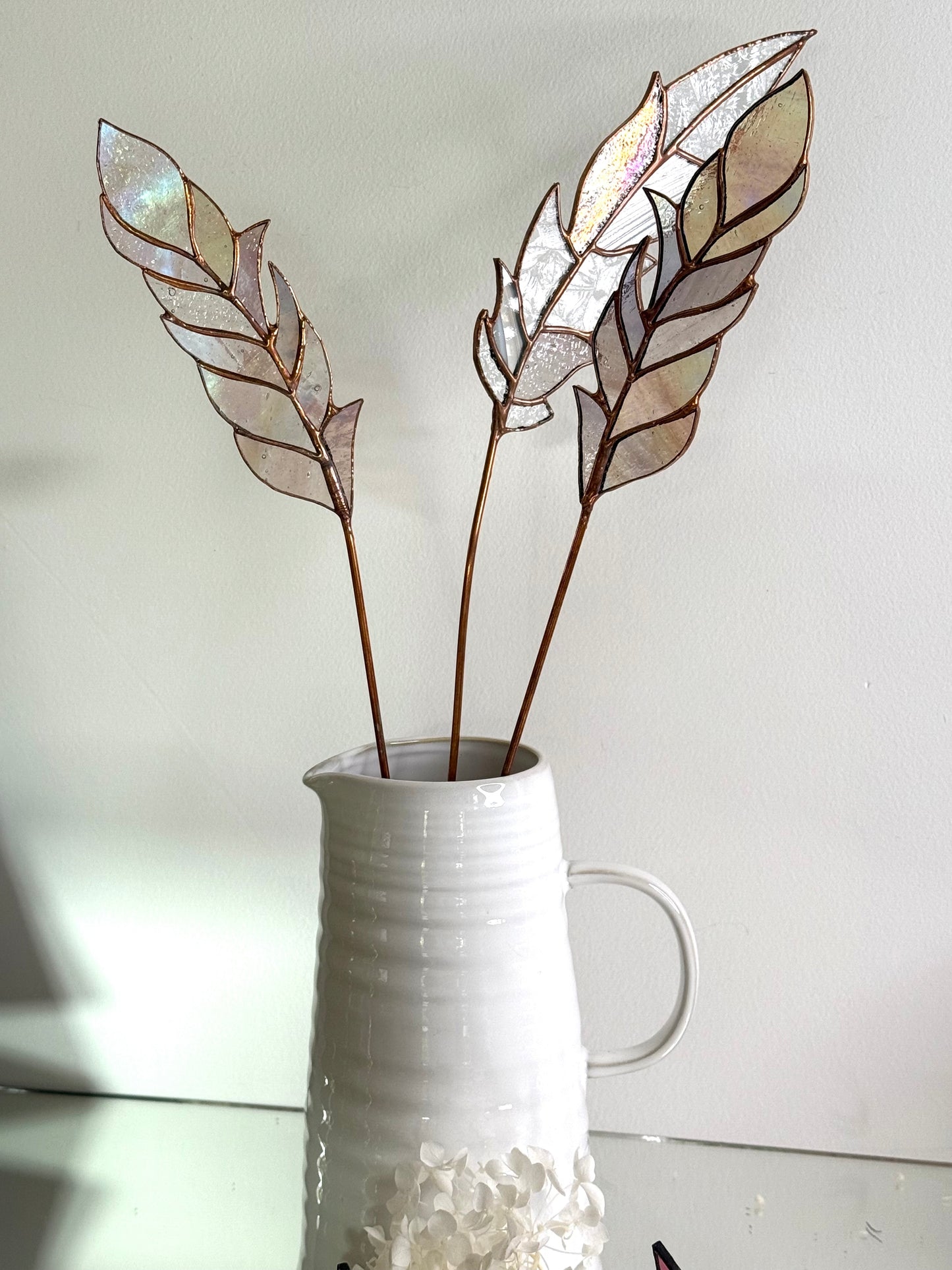 Stainedglass Feathers on stem