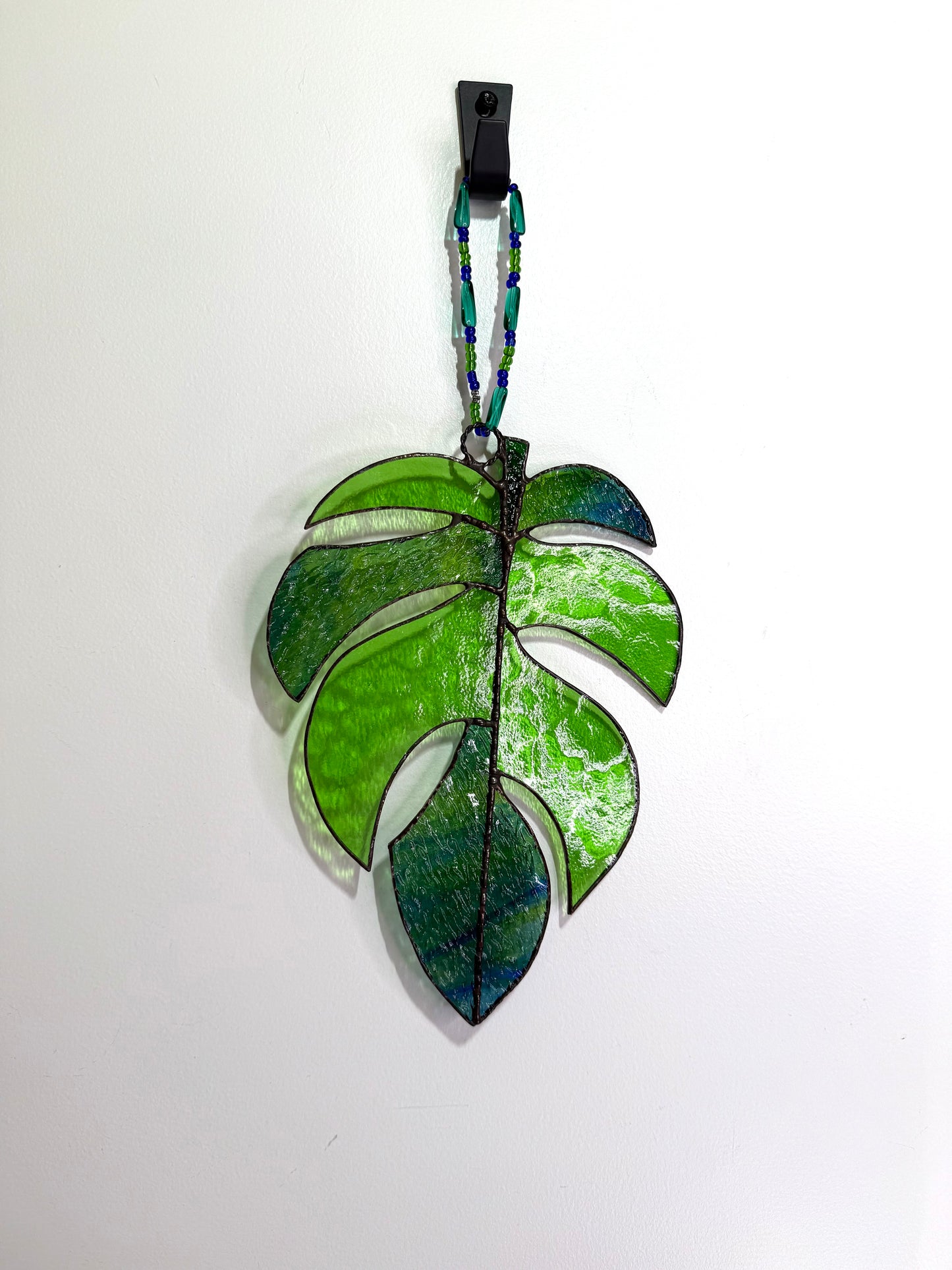 Handcrafted Stainedglass Leafy green suncatcher - Leaf Window Ornament & Home Decor