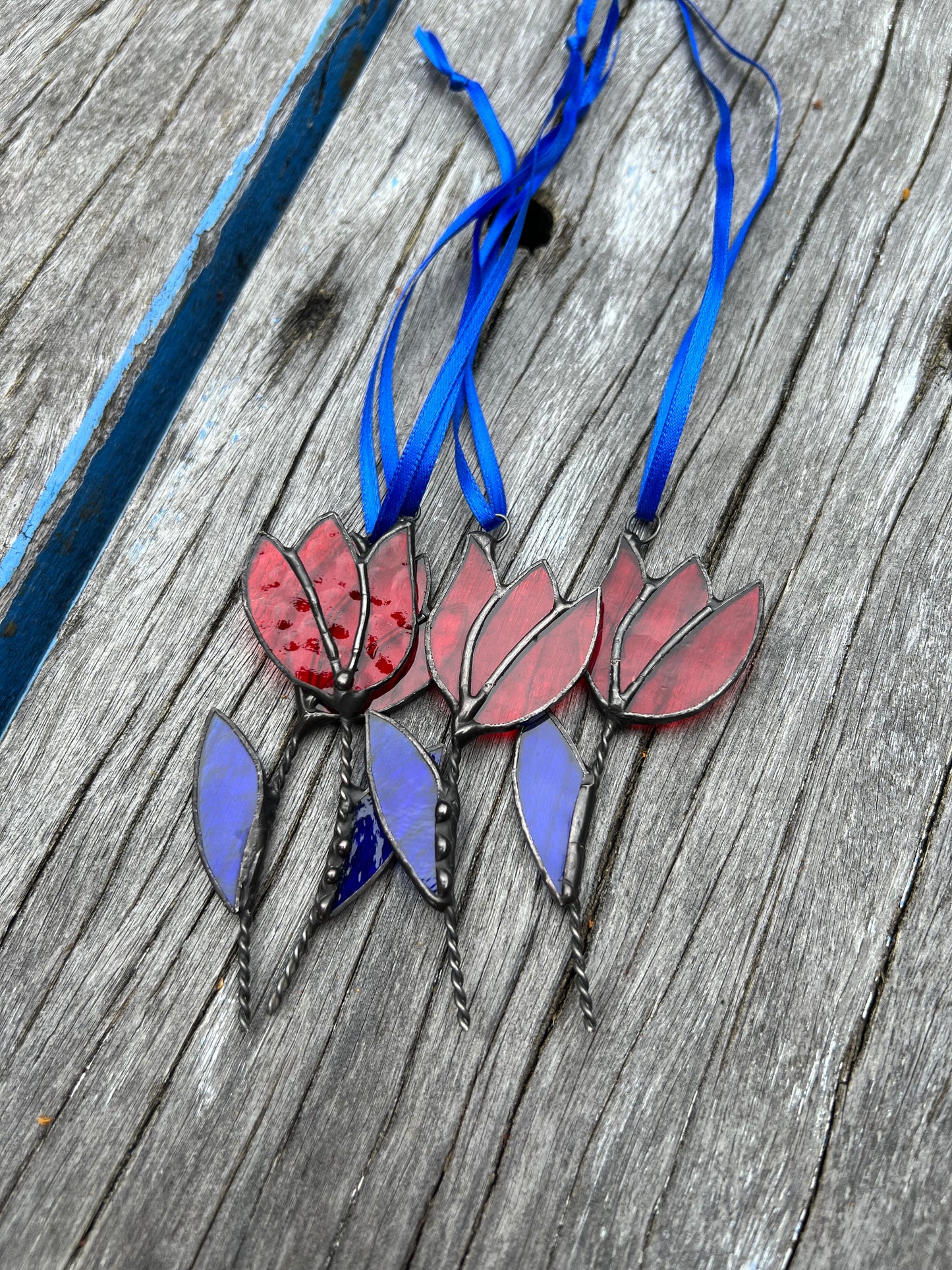 Handcrafted Stainedglass Red Tulip Suncatcher - Flower Window Ornament & Home Decor