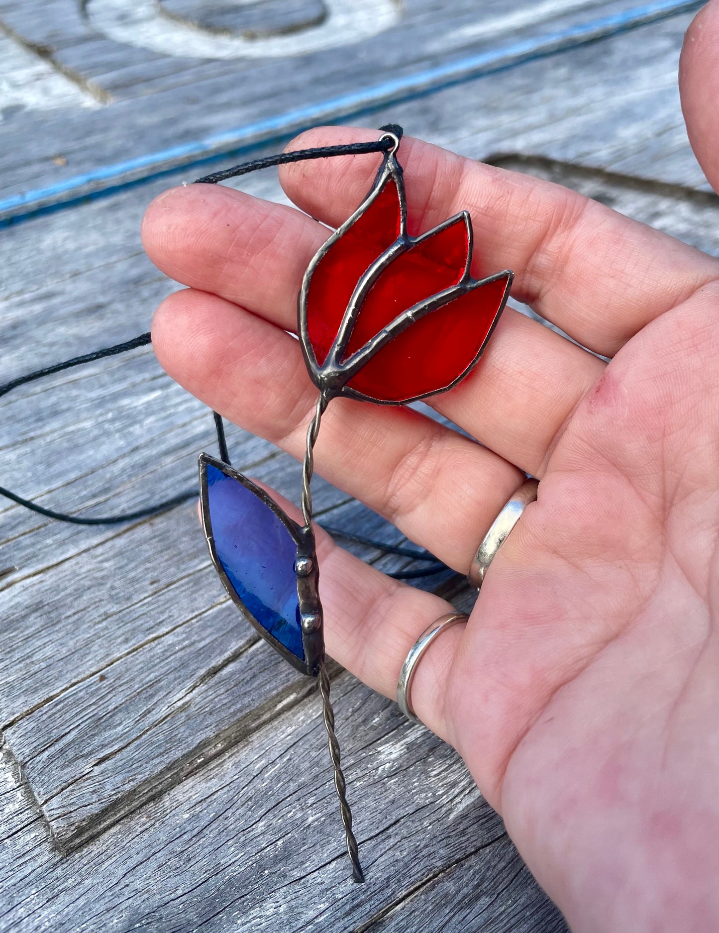 Handcrafted Stainedglass Red Tulip Suncatcher - Flower Window Ornament & Home Decor