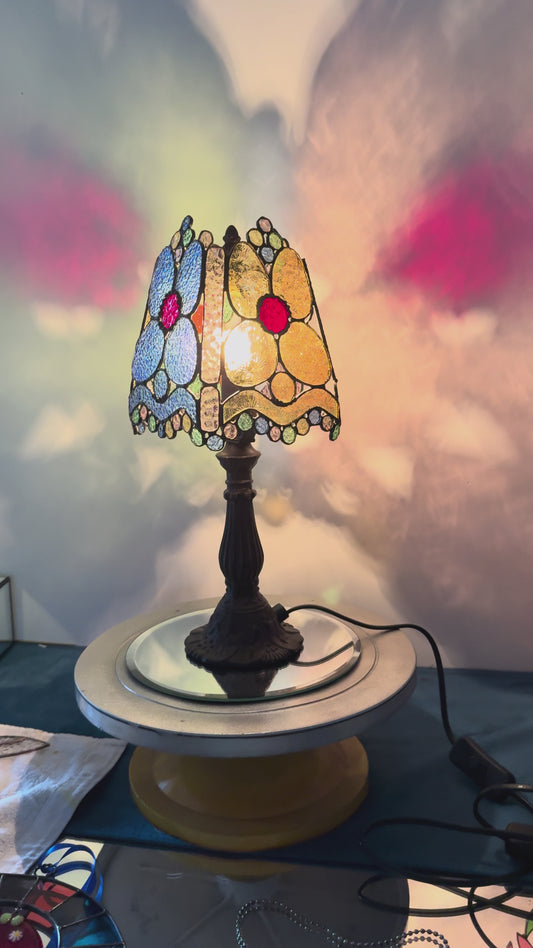 SALE: Stainedglass Flower lampshade